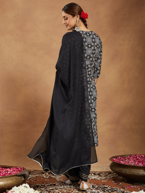 Janasya Women's Black Pure Cotton Ajrakh Printed Straight Kurta Set
